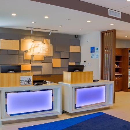 Holiday Inn Express & Suites - Detroit Northwest - Livonia By Ihg Экстерьер фото