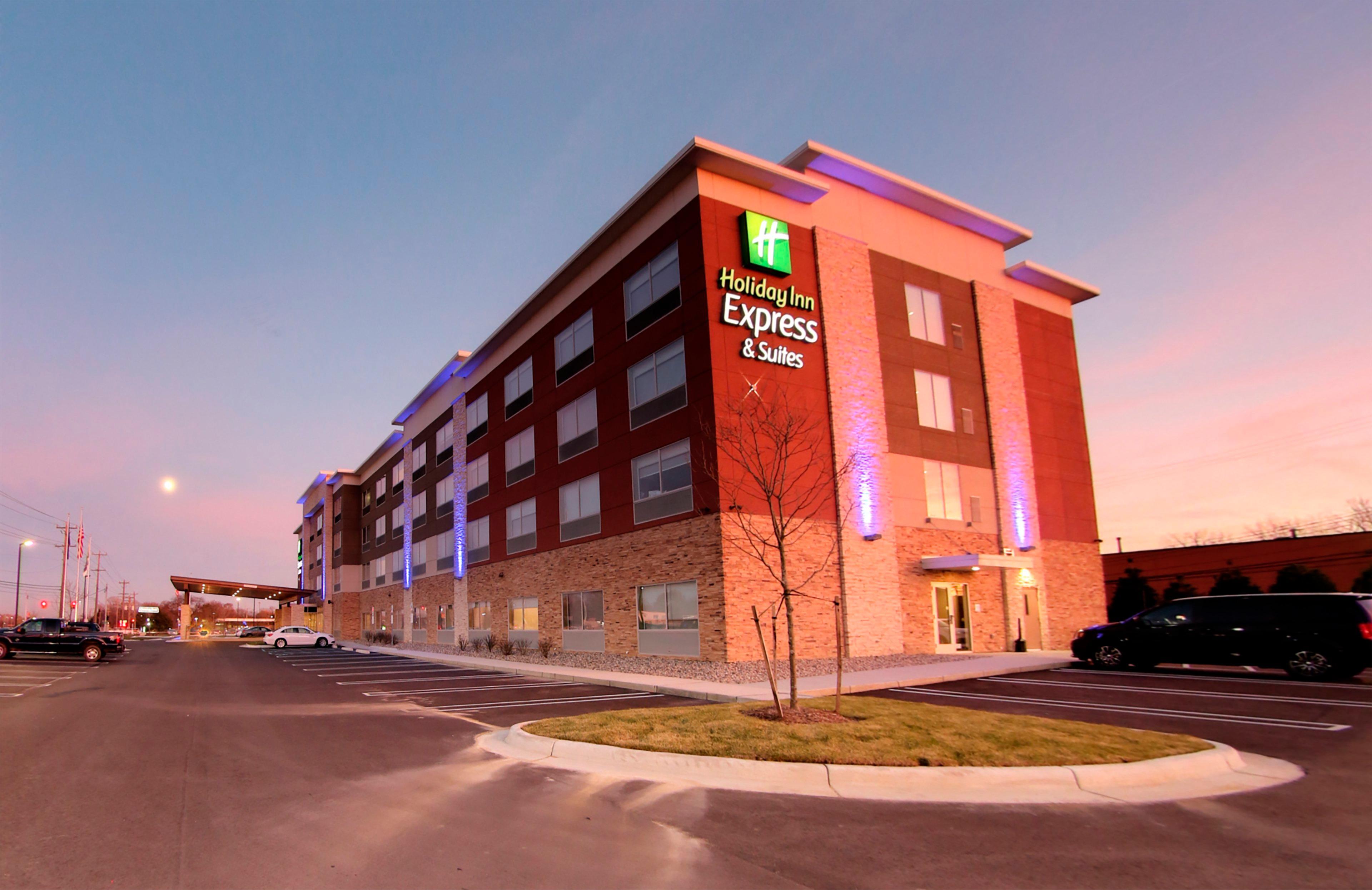 Holiday Inn Express & Suites - Detroit Northwest - Livonia By Ihg Экстерьер фото