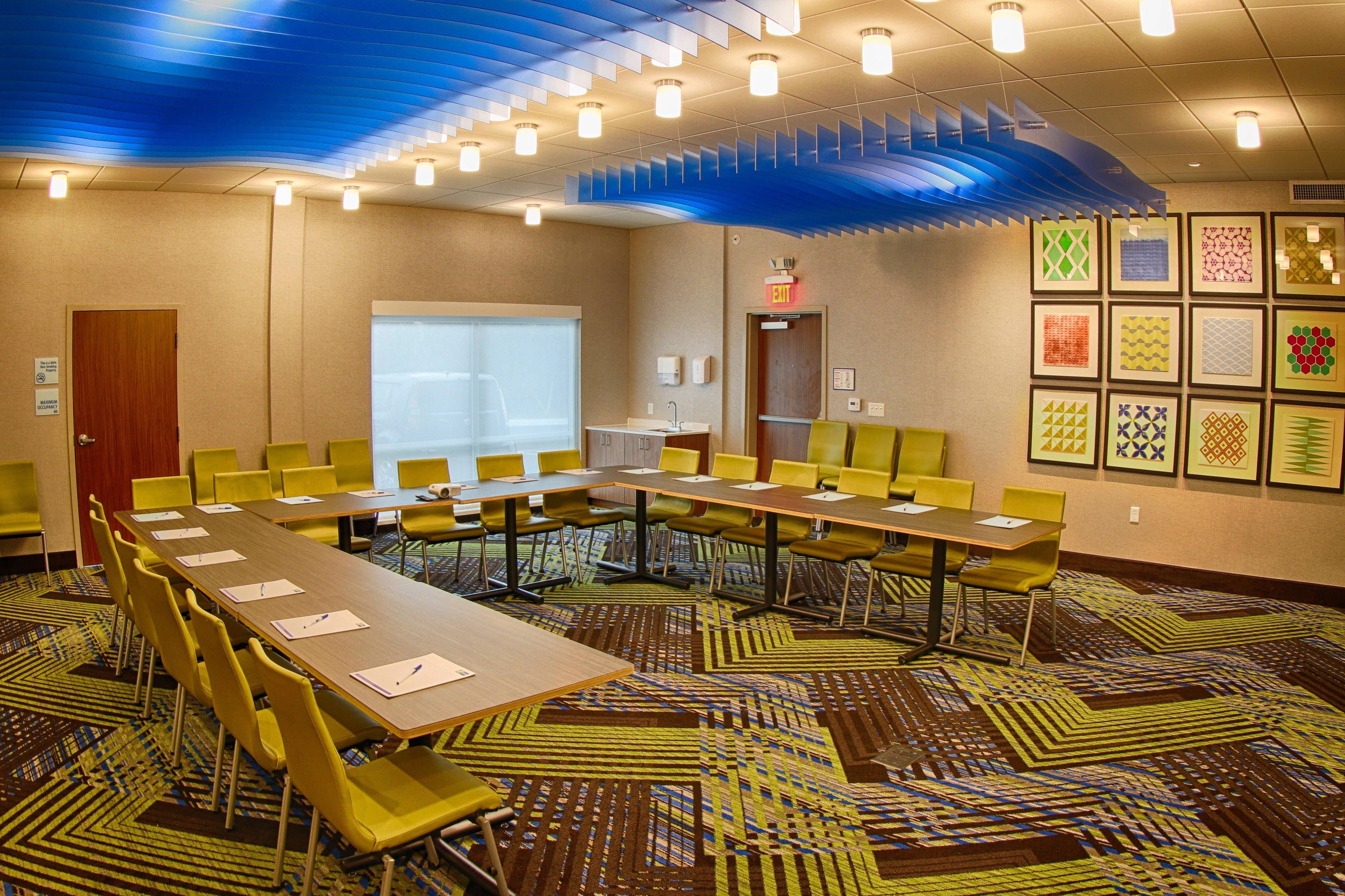 Holiday Inn Express & Suites - Detroit Northwest - Livonia By Ihg Экстерьер фото
