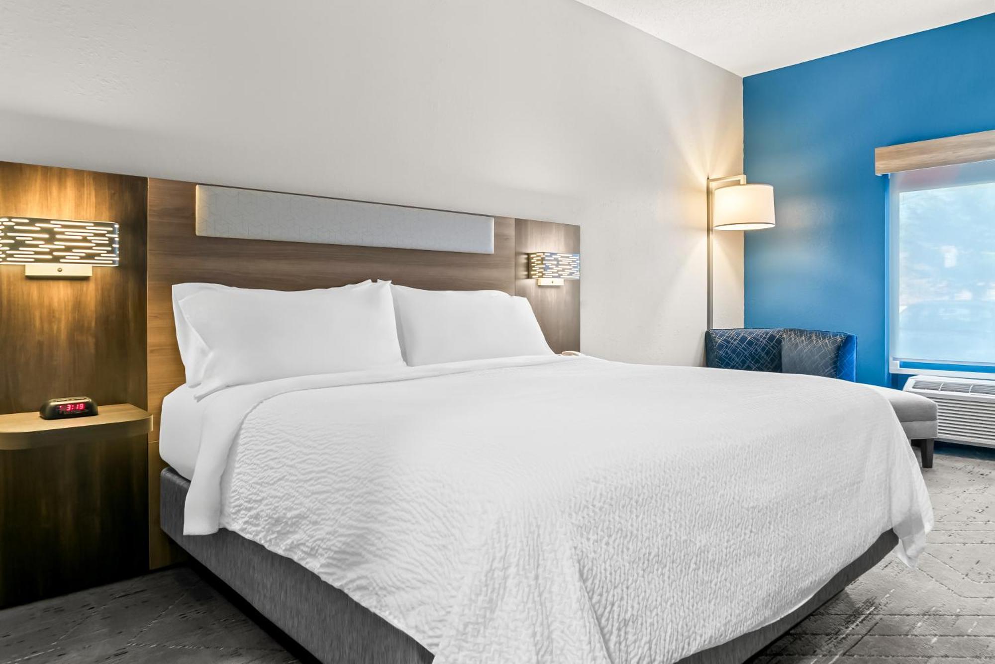 Holiday Inn Express & Suites - Detroit Northwest - Livonia By Ihg Экстерьер фото