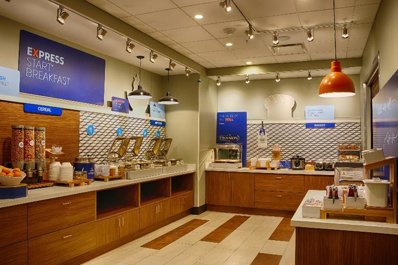 Holiday Inn Express & Suites - Detroit Northwest - Livonia By Ihg Экстерьер фото